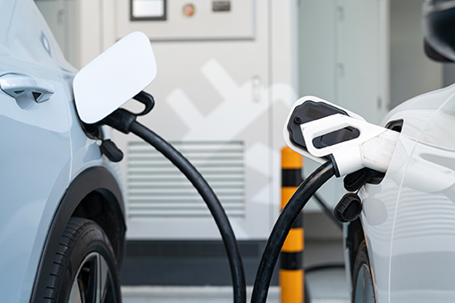 Electric Cars vs Gas Cars: Which Offers the Best Value?